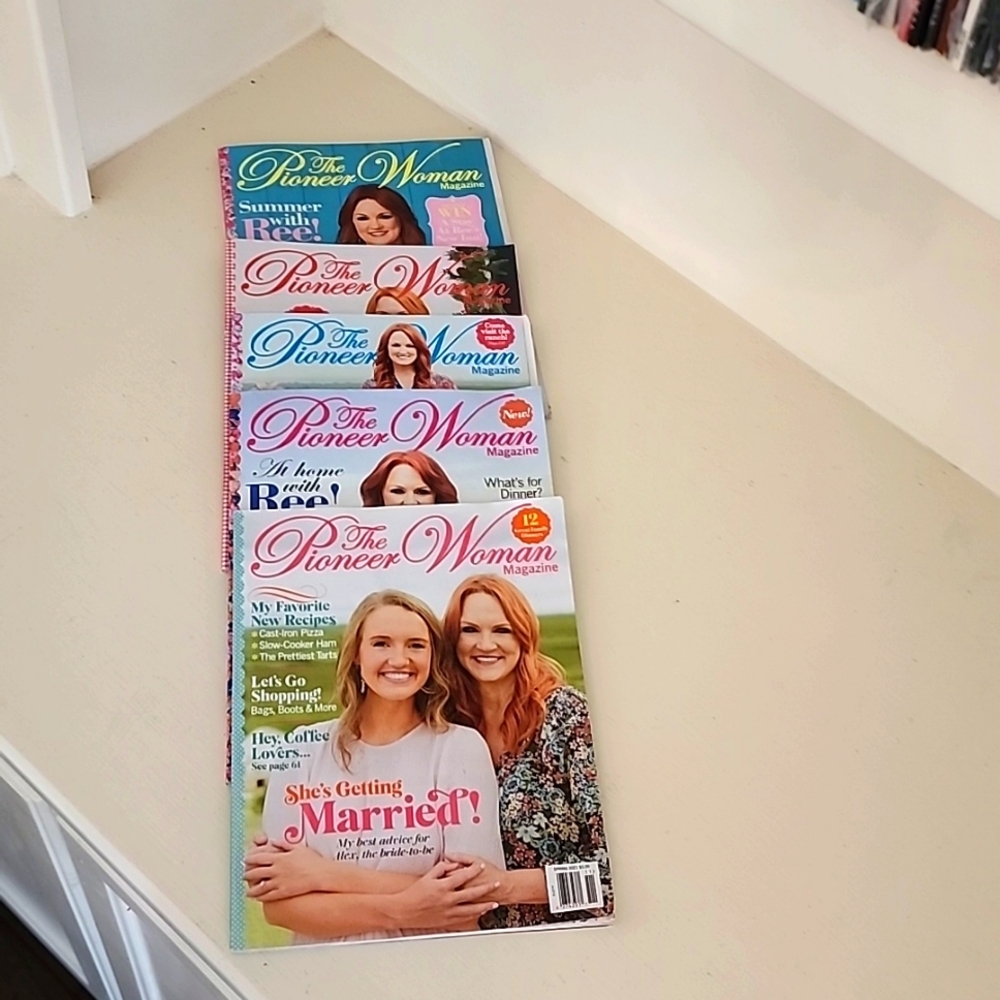 Lot of 5 Pioneer Woman Magazines